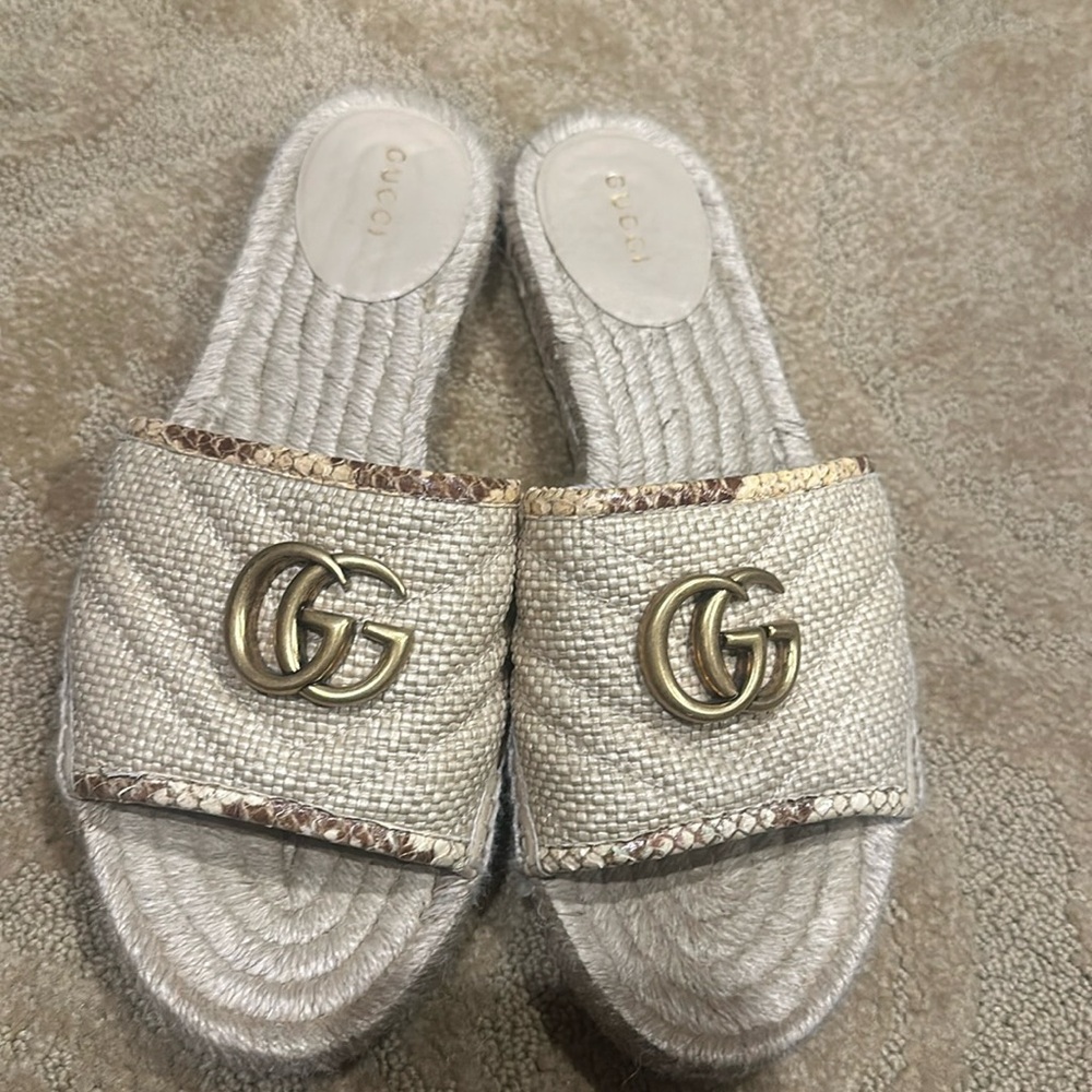 Gucci raffia espadrille style slide sandal